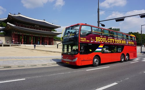 Bus Wisata Keliling Kota Seoul