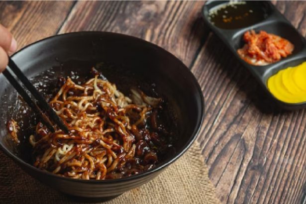 Cara Membuat Jajangmyeon Halal di Rumah