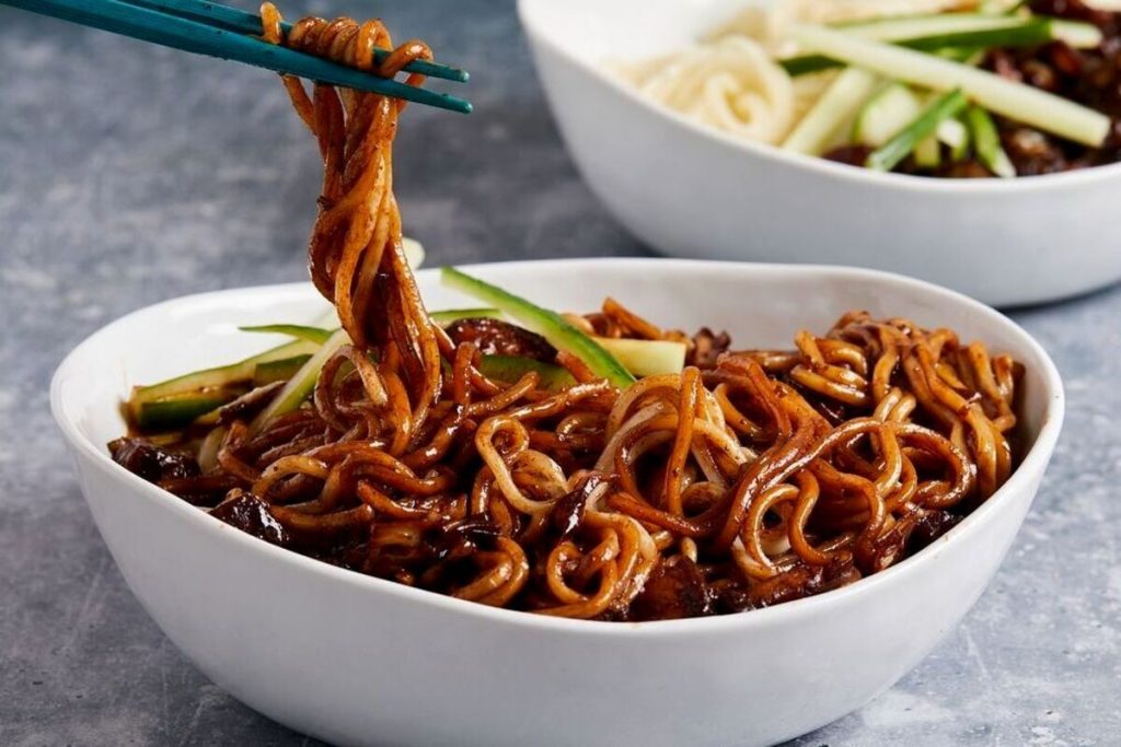 Cara Membuat Jajangmyeon Halal di Rumah