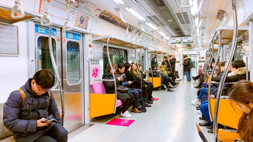 Kereta Bawah Tanah Seoul