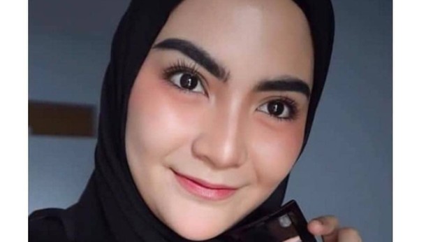 Blush On Demam di Bawah Mata Khas Remaja Korea