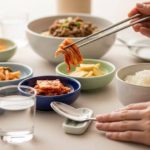 Kenapa Sendok dan Sumpit Korea Selalu Disajikan Bersamaan di Atas Meja Makan