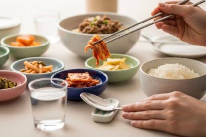 Kenapa Sendok dan Sumpit Korea Selalu Disajikan Bersamaan di Atas Meja Makan