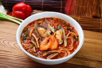 Resep Membuat Jjamppong Mi Kuah Seafood Pedas