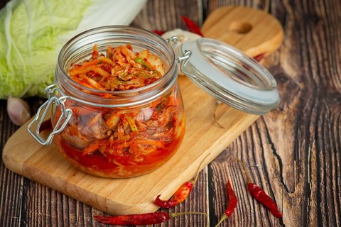 Tips Menyimpan Stok Kimchi di Dalam Kulkas
